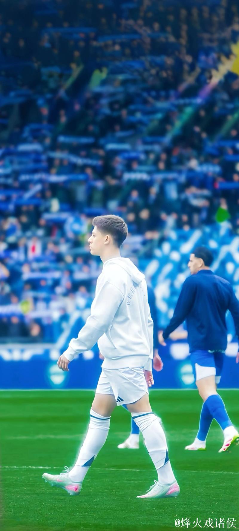 皇马官方:完成欧冠前最后一练,姆巴佩、卡马文 皇马官方:完成欧冠前最后一练,姆巴佩、卡马文