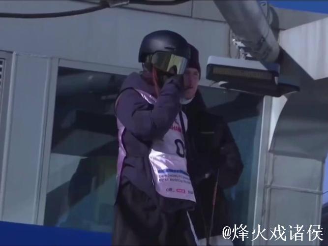 北京滑雪大跳台世界杯：刘梦婷和韩林杉成功闯入决赛